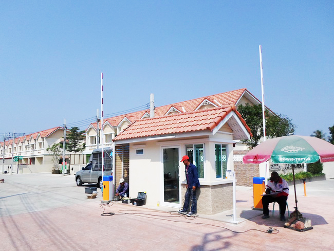 บริษัท แด็ด ออโต้ดอร์ จำกัด ติดตั้งประตูรีโมท